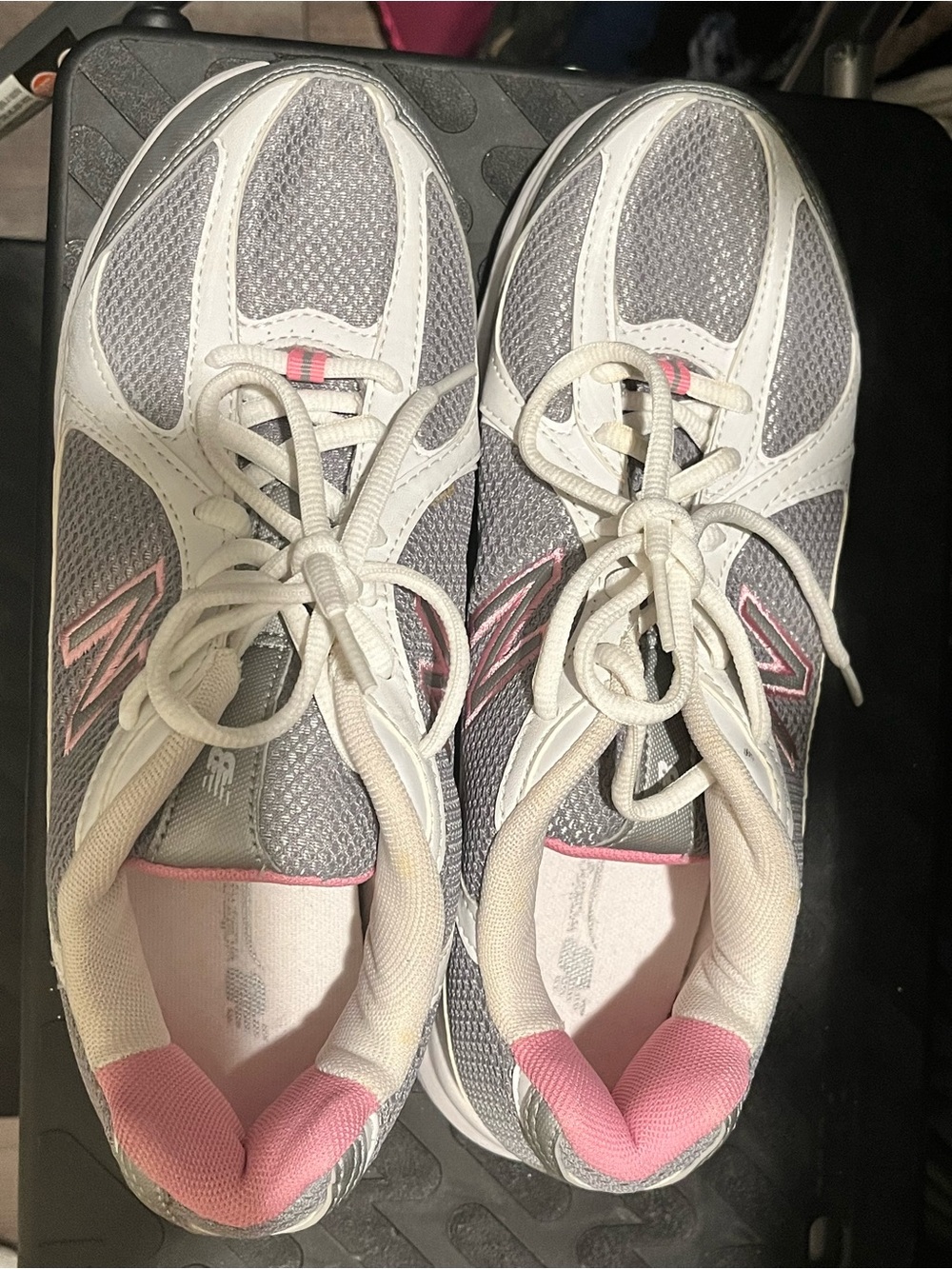 New Balance Women's Gray and Pink Athletic Walking Sneakers